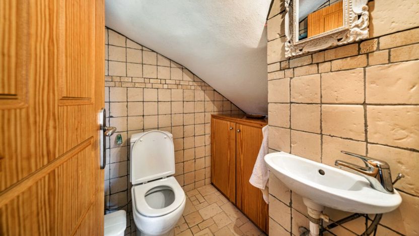 Idee bagno sottoscala con doccia: come progettarlo