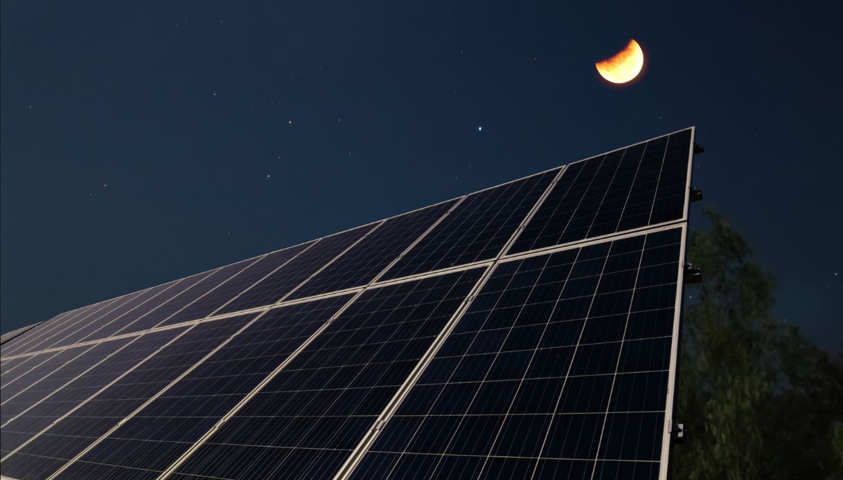 fotovoltaico di notte