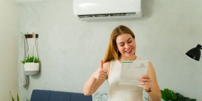 una ragazza gestisce bene il condizionatore e ha una bolletta meno cara