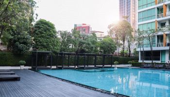 piscina condominiale