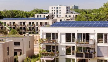 impianti fotovoltaici installati in una serie di condomini