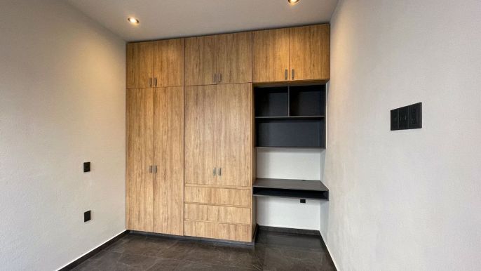 armadio in legno di abete