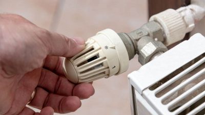 Caldaia ibrida con termosifoni in ghisa, conviene? Ecco come valutarlo