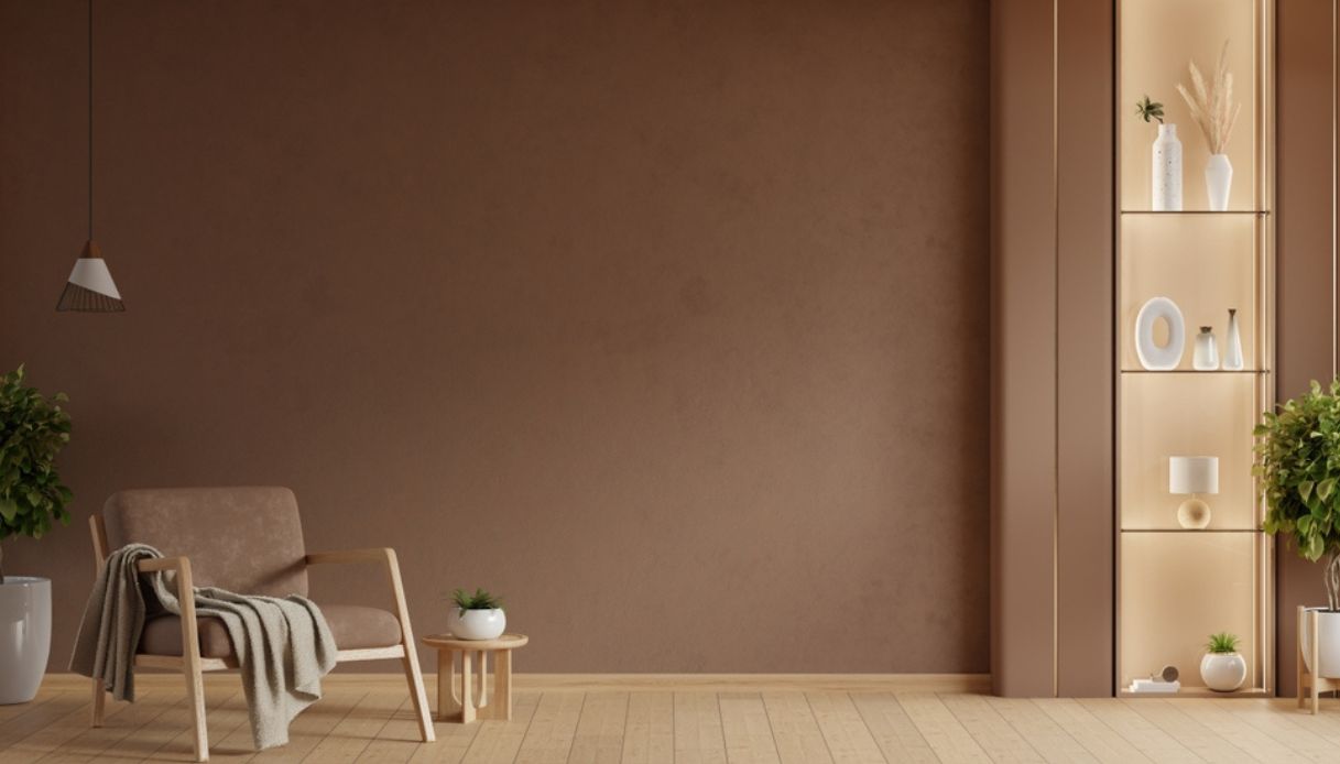 soggiorno con pareti marroni e beige 