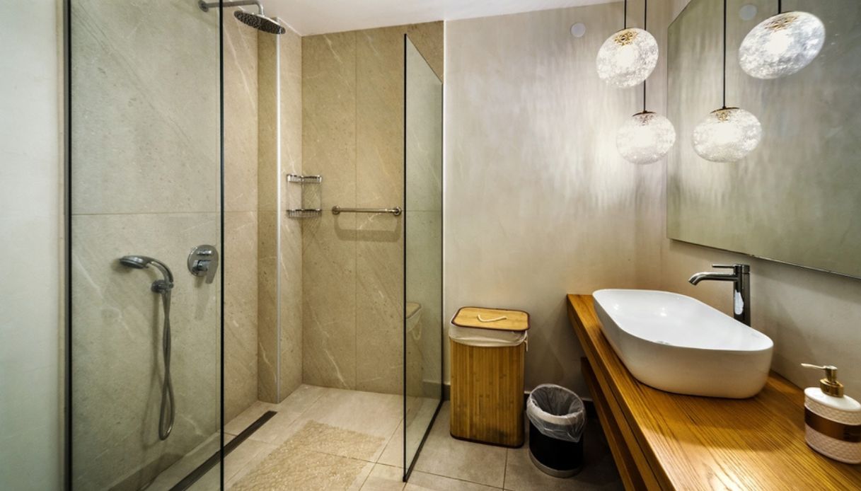 bagno con doccia walk-in