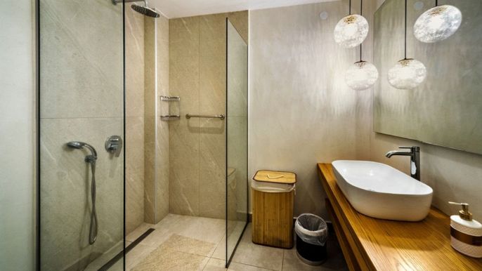 bagno con doccia walk-in