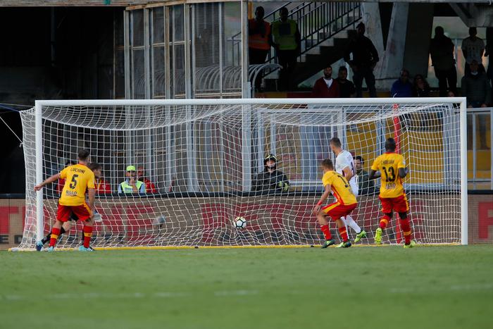 Serie A: in campo Benevento Roma 0-3, ancora Dzeko LIVE