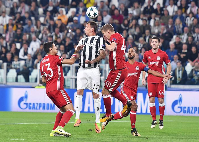 Juve-Olympiakos 2-0, Higuain entra e sblocca la partita