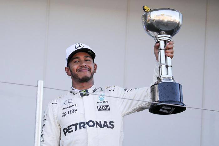 F1, in Giappone vince Hamilton Vettel: 'Mondiale? Ora è dura'