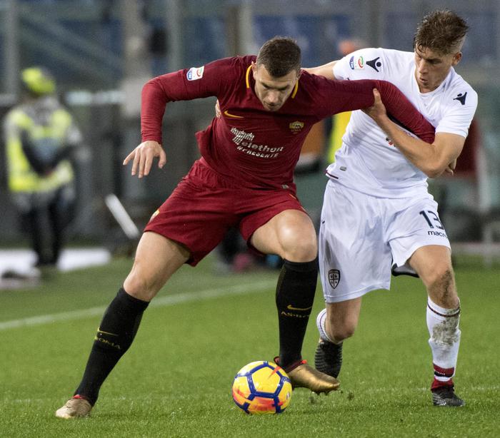 Serie A: Fazio e Var beffano il Cagliari, La Roma si rilancia