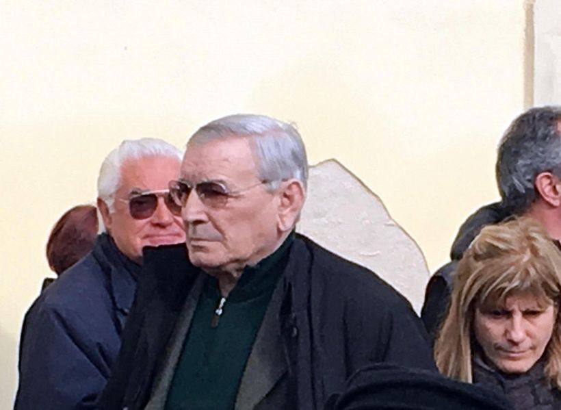 Gigi Riva derubato del cellulare da un mendicante, appello su web