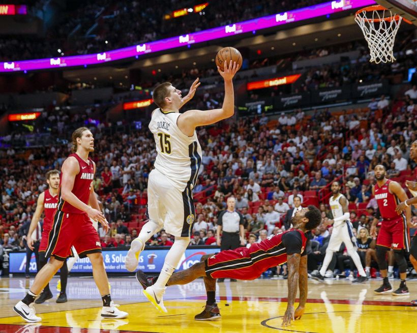 Nba, volano i Cavs con i 40 punti di James