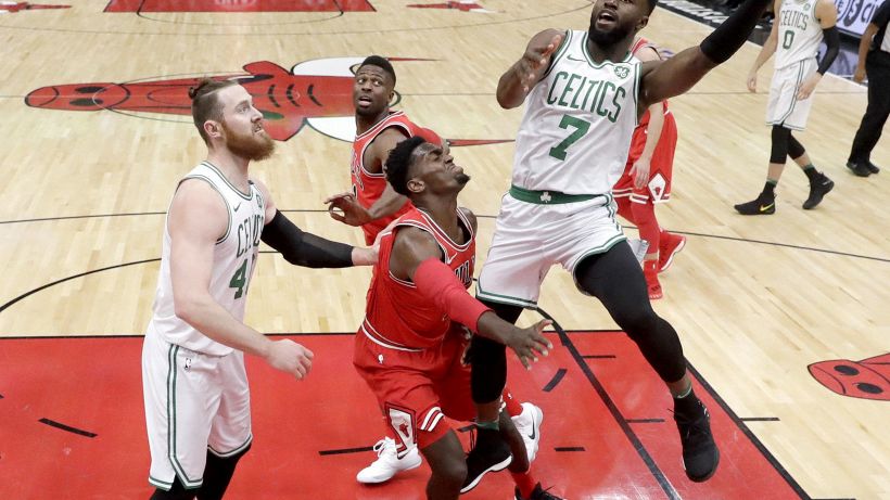 Nba: Cavs e Spurs tornano al successo
