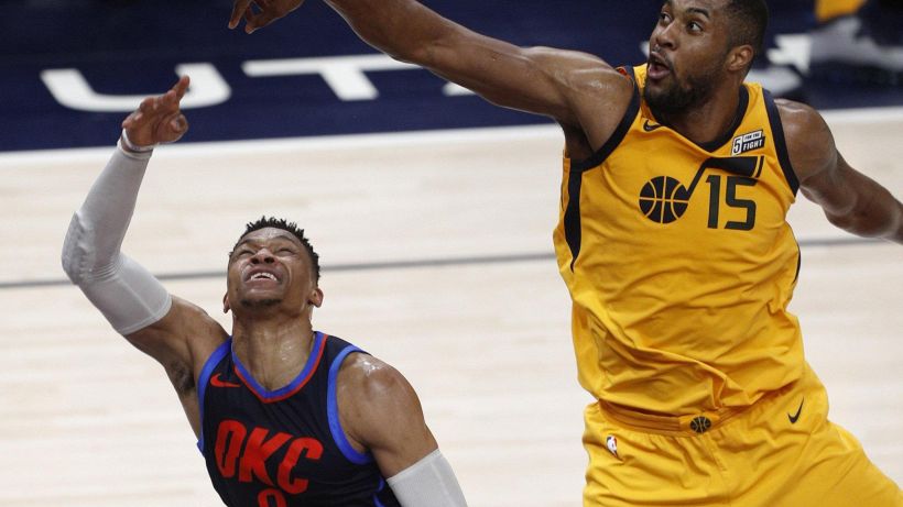 Nba: Toronto e Utah in semifinale, Lebron rischia
