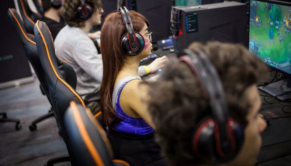 ESports: 5 mosse per diventare gamer professionisti italiani ESports: 5 mosse per diventare gamer professionisti italiani