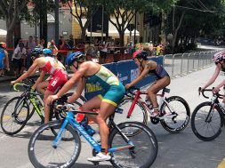 Triathlon, regole generali: quanti km devono fare gli atleti per nuoto, ciclismo e corsa