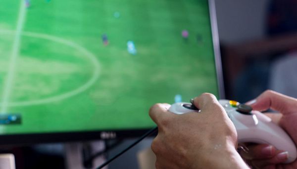 Lascia il lavoro per diventare pro gamer di Fifa: come vive oggi Lascia il lavoro per diventare pro gamer di Fifa: come vive oggi
