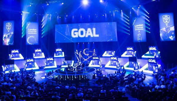 Il calcio tradizionale soppiantato dagli eSport? Ecco il motivo Il calcio tradizionale soppiantato dagli eSport? Ecco il motivo