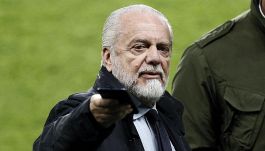 Napoli, De Laurentiis esce allo scoperto su caso Osimhen e Mazzarri: attacco alla Lega