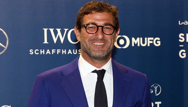 Ferrara dimentica di essere ospite in radio e cita Troisi Ferrara dimentica di essere ospite in radio e cita Troisi