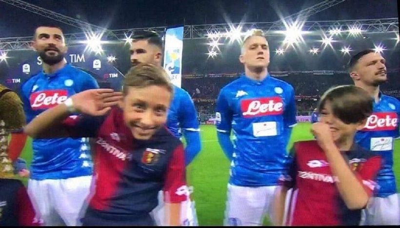Bimbo che imita Mou nel pre-gara Genoa-Napoli diventa virale