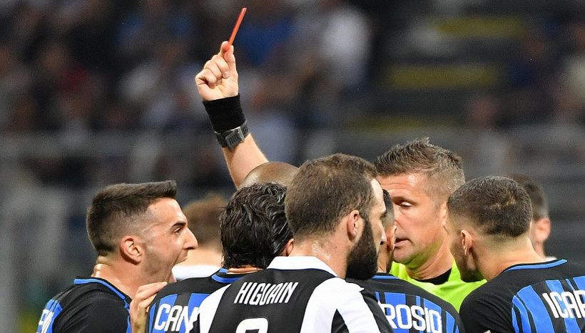 Orsato arbitro della Juve divide il mondo dei social