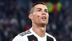 Ronaldo col baffo rosso per violenza donne scatena ironia social