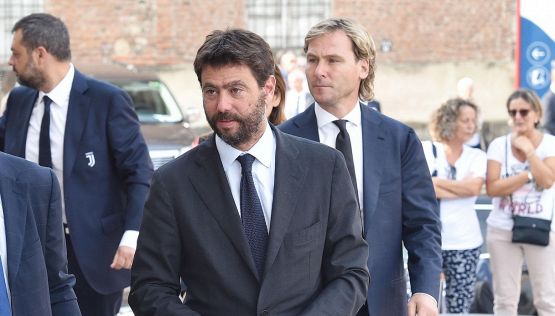 Andrea Agnelli fa 43 anni e ora cammina da solo