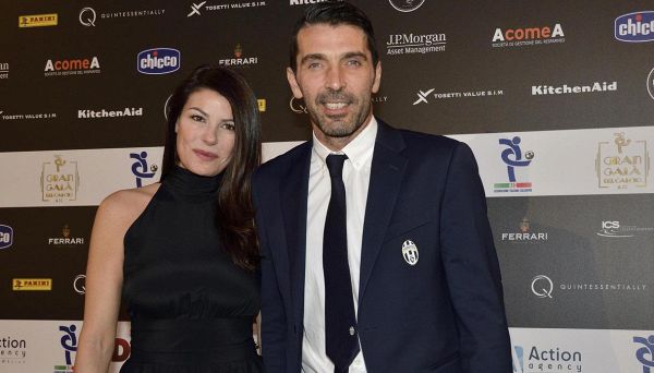 Ilaria D'Amico è un'altra. A cambiarla è stato Buffon Ilaria D'Amico è un'altra. A cambiarla è stato Buffon