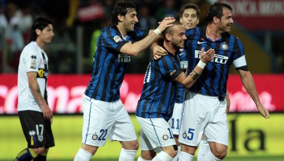 Ex Inter del Triplete divorzia dall’affascinante moglie