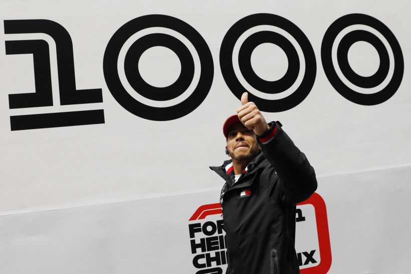 Gp Cina F1 pagelle: Hamilton da mille e una notte, caos Ferrari