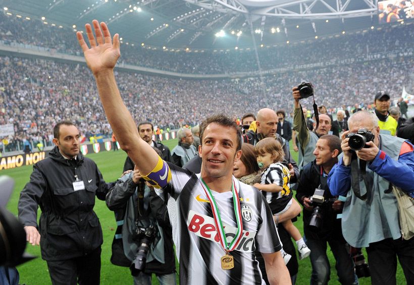 Tutti uniti senza bandiere: Auguri Alex, resti il n.1