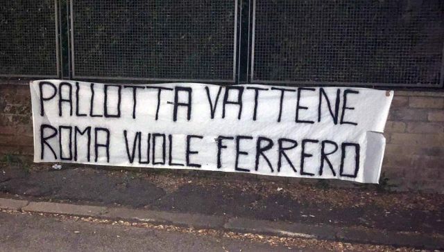 Roma, nuovi striscioni contro Pallotta: "Vogliamo Ferrero"