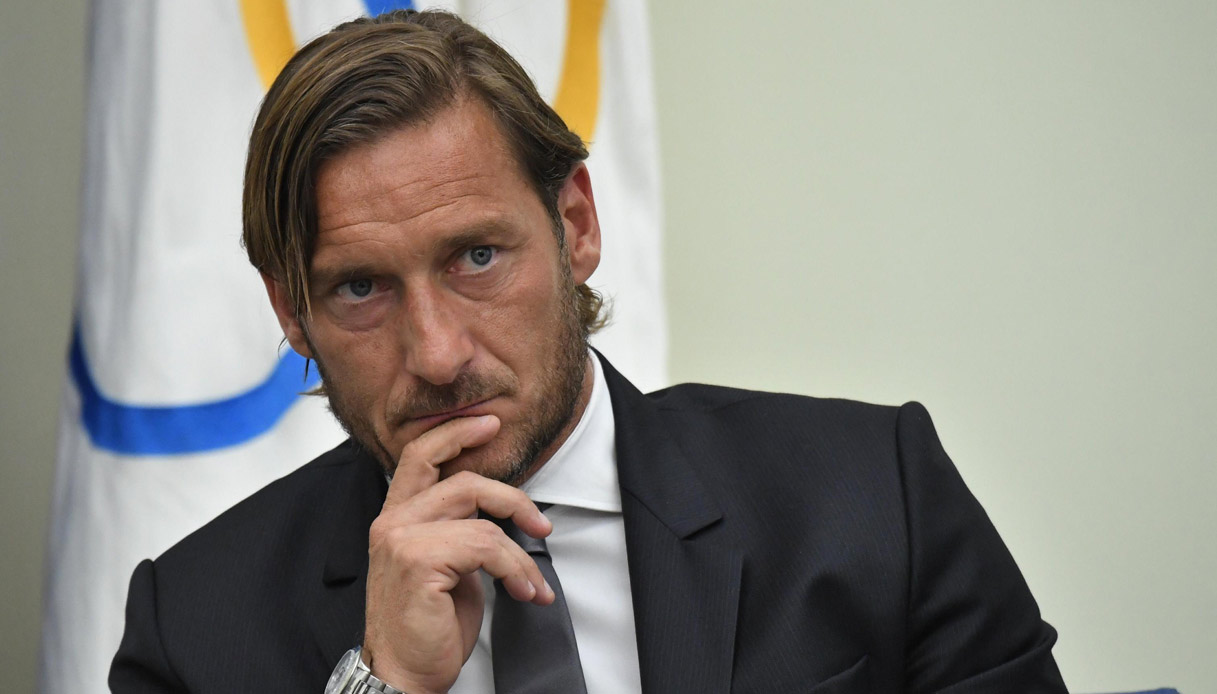 Francesco Totti lascia la Roma: le foto della conferenza stampa