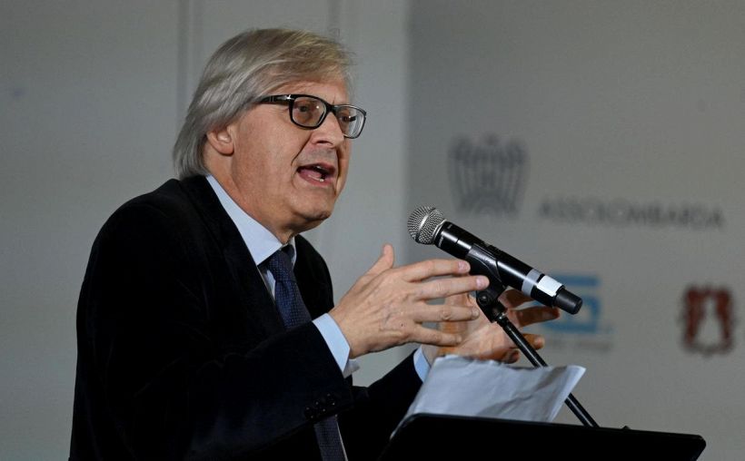 Sgarbi non si placa: Mughini è solo uno juventino di m...