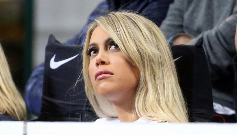 Icardi congelato tra Juve e Napoli. Wanda Nara tesse la sua trama