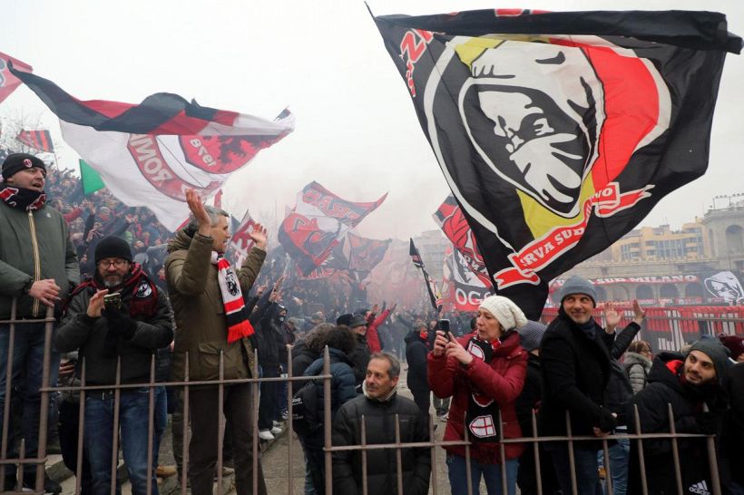 Ira tifosi Milan: Basta, se ne devono andare