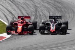 Vettel, Grosjean svela retroscena: Con Seb all'alba su Whatsapp