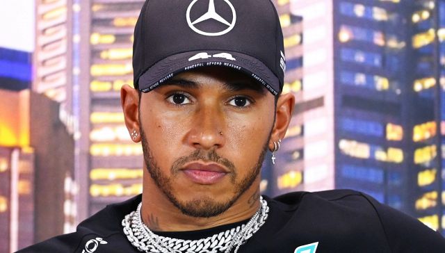 F1, è polemica per le parole di Ecclestone: Hamilton infuriato