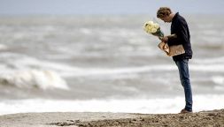 Tragedia nel mondo del surf: cinque ragazzi perdono la vita