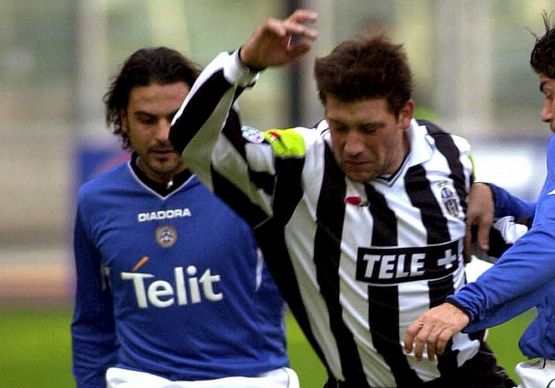 Doveva essere il nuovo Zidane alla Juve, ora fa il barista