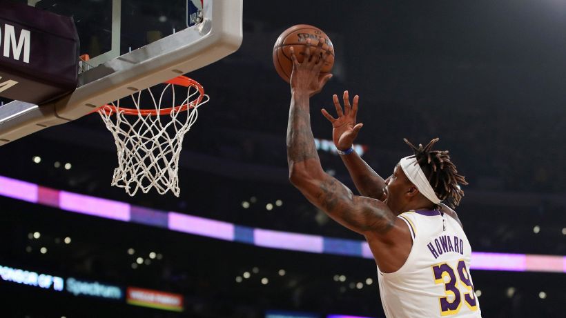 NBA, i LA Lakers provano a convincere Howard