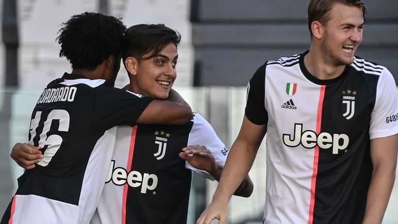 La Juve vince il derby: poker con Ronaldo e Dybala. Record Buffon