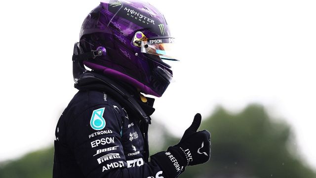 F1, Hamilton: "La macchina va quasi sui binari"