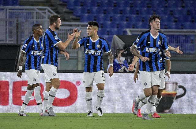 Inter, tifosi all’attacco: “Certe scelte sono imbarazzanti”