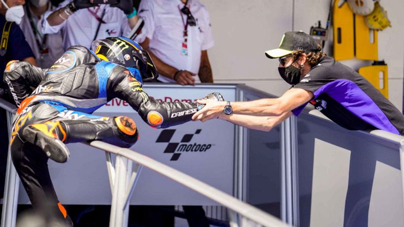 Valentino Rossi: un lampo di gioia in un giorno buio