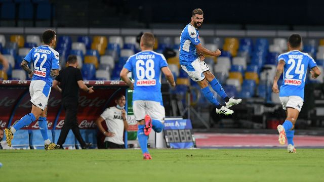 Napoli spietato: 2-0 dal Sassuolo tartassato dal Var