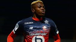 Victor Osimhen si allontana dal Napoli