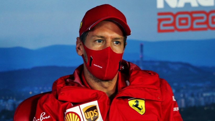 F1, Ferrari doppiate: Vettel gela i tifosi, Leclerc abbattuto