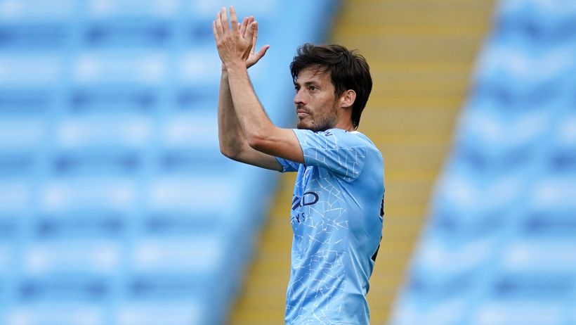 L'omaggio del Manchester City: statua a David Silva